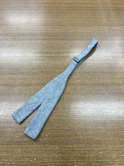 カシミアを素材とした手結び蝶ネクタイ グレー